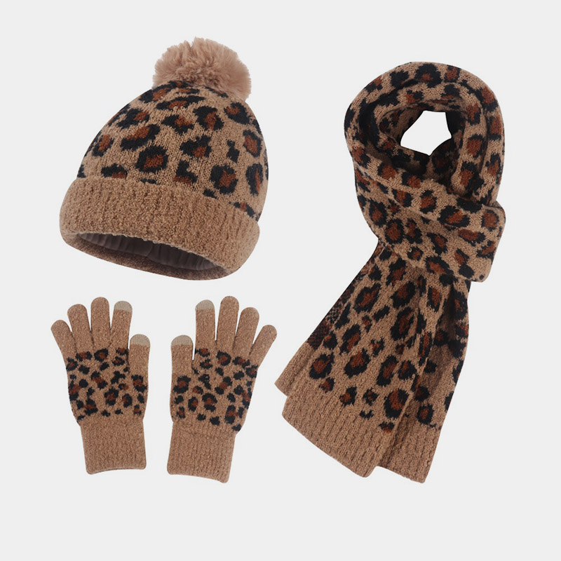H00030 Leopardikuvioinen hattu huivi, käsine, neulottu puku