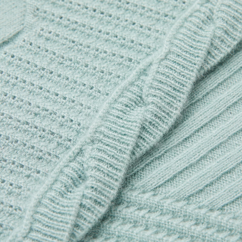 ML2218 V-neck Twist yksirivinen neuletakki terälehtinapeilla ML2218 V-neck Twist yksirivinen neuletakki terälehtinapeilla