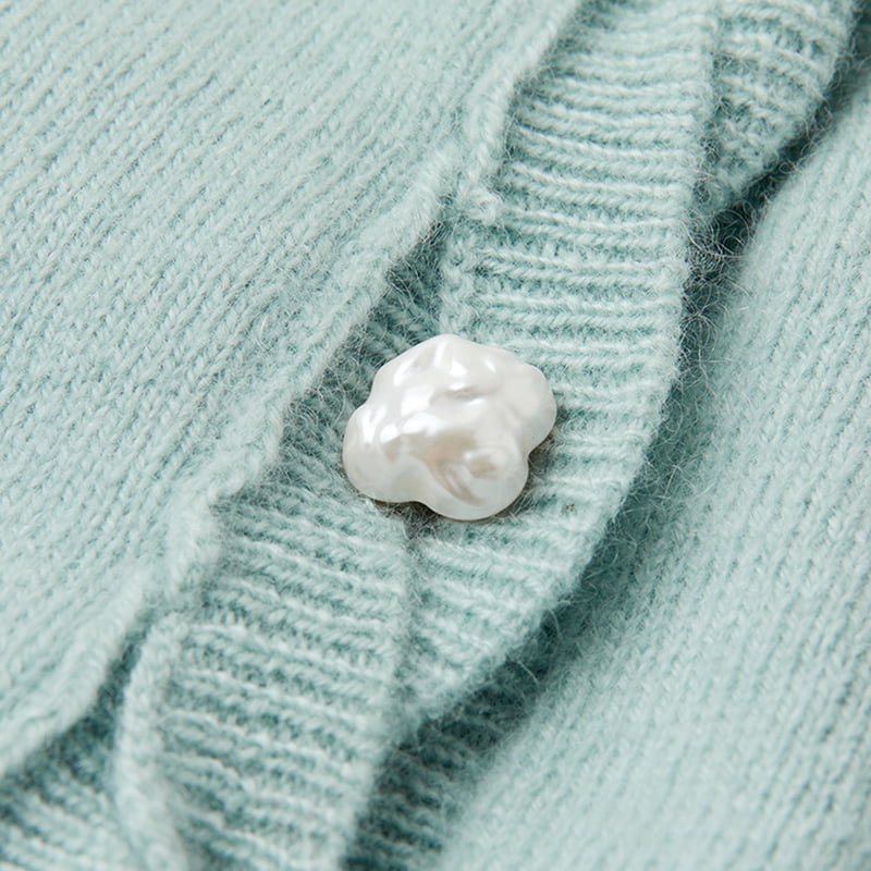 ML2218 V-neck Twist yksirivinen neuletakki terälehtinapeilla ML2218 V-neck Twist yksirivinen neuletakki terälehtinapeilla