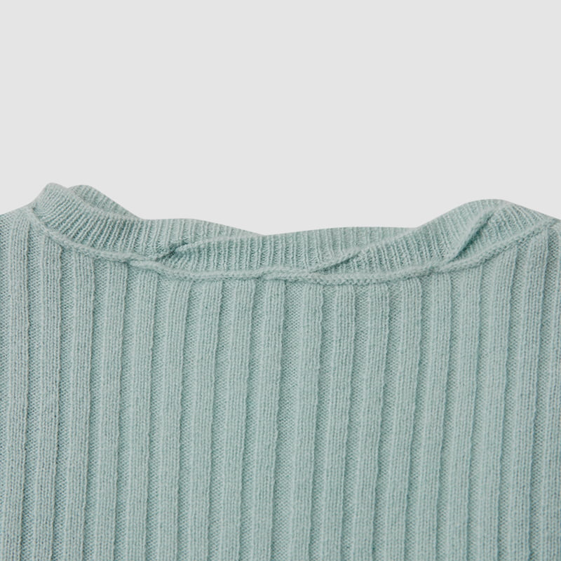 ML2218 V-neck Twist yksirivinen neuletakki terälehtinapeilla ML2218 V-neck Twist yksirivinen neuletakki terälehtinapeilla